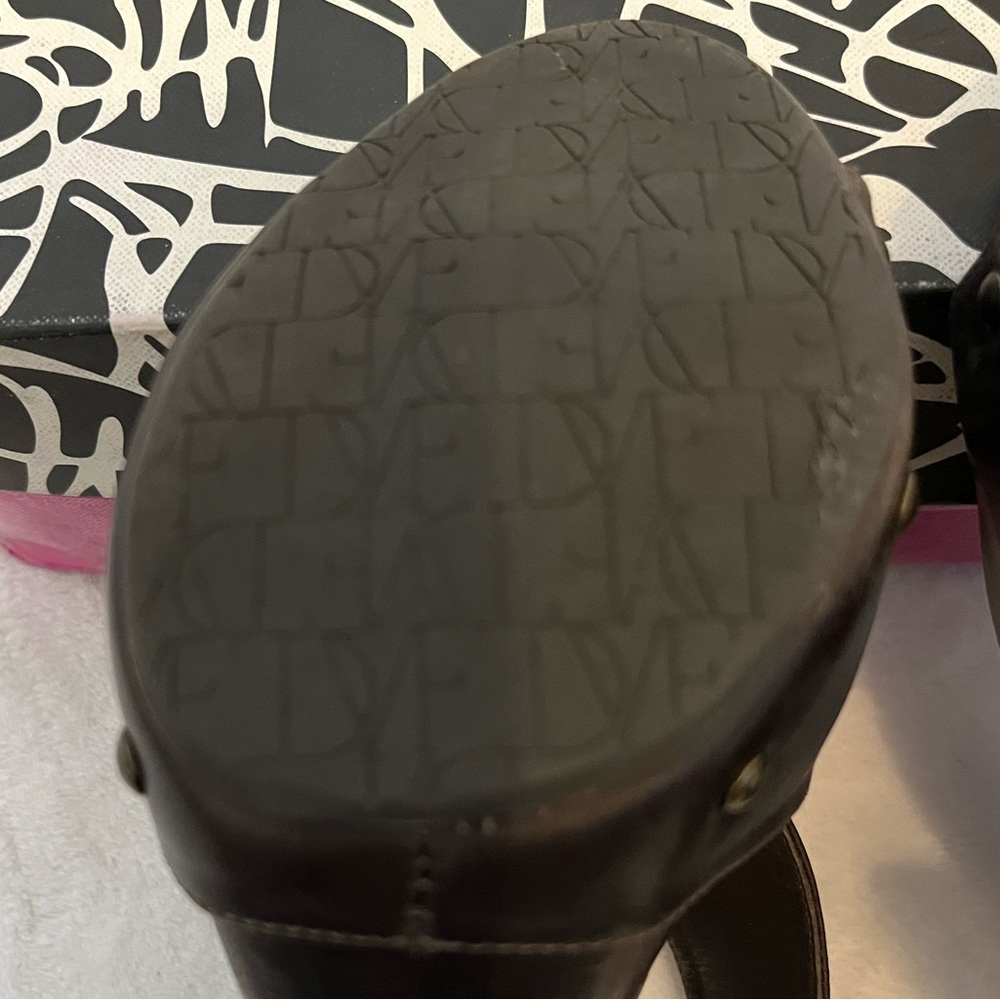 Diane von Furstenberg Slingback Heels - Picture 15 of 16